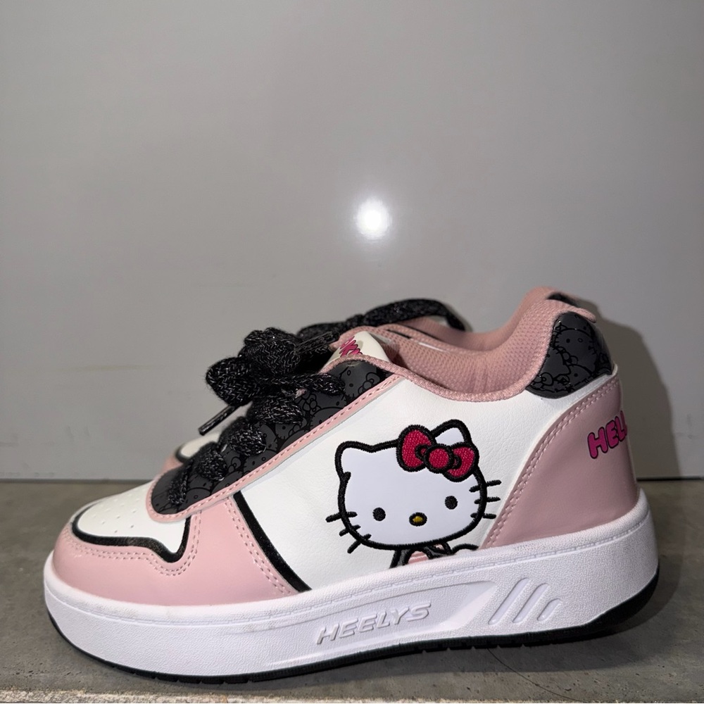 Hello kitty heelys - Picture 2 of 7